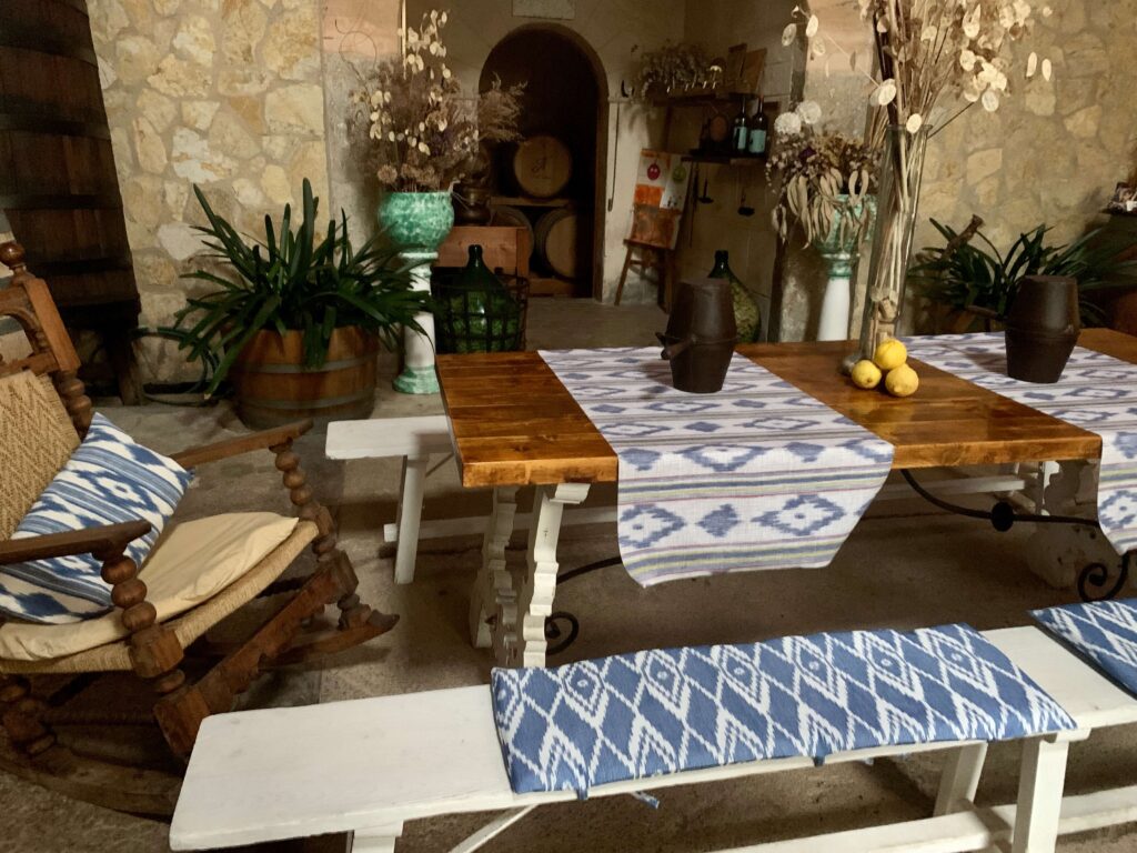 Table set up at Vins Nadal