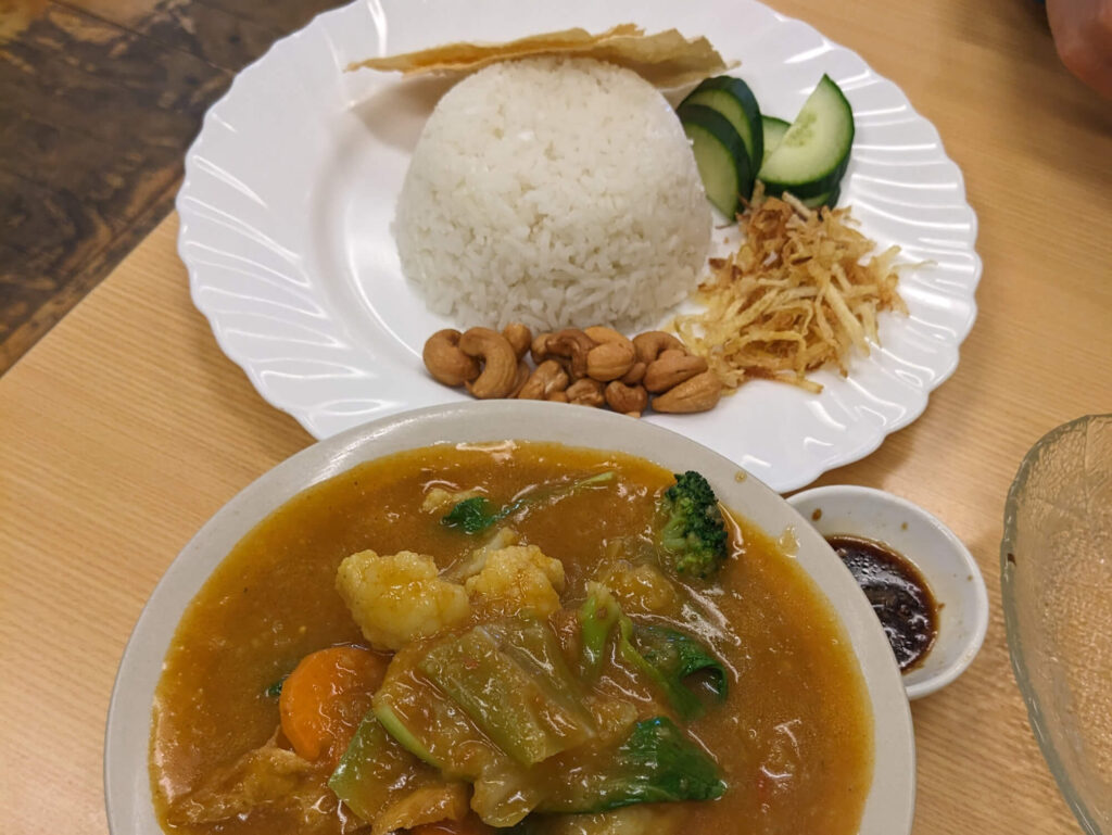 Vegan meals at Aunty Mena's in Wellington.