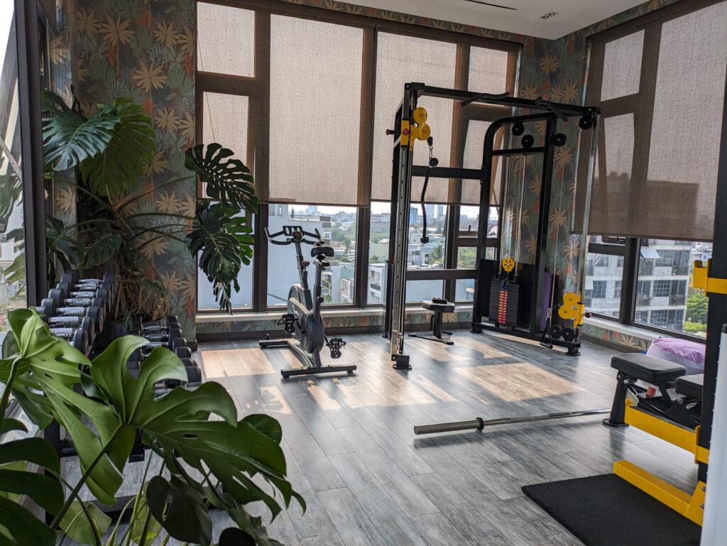 The fitness centre at Tashi Ocean Hotel & Apartment.
